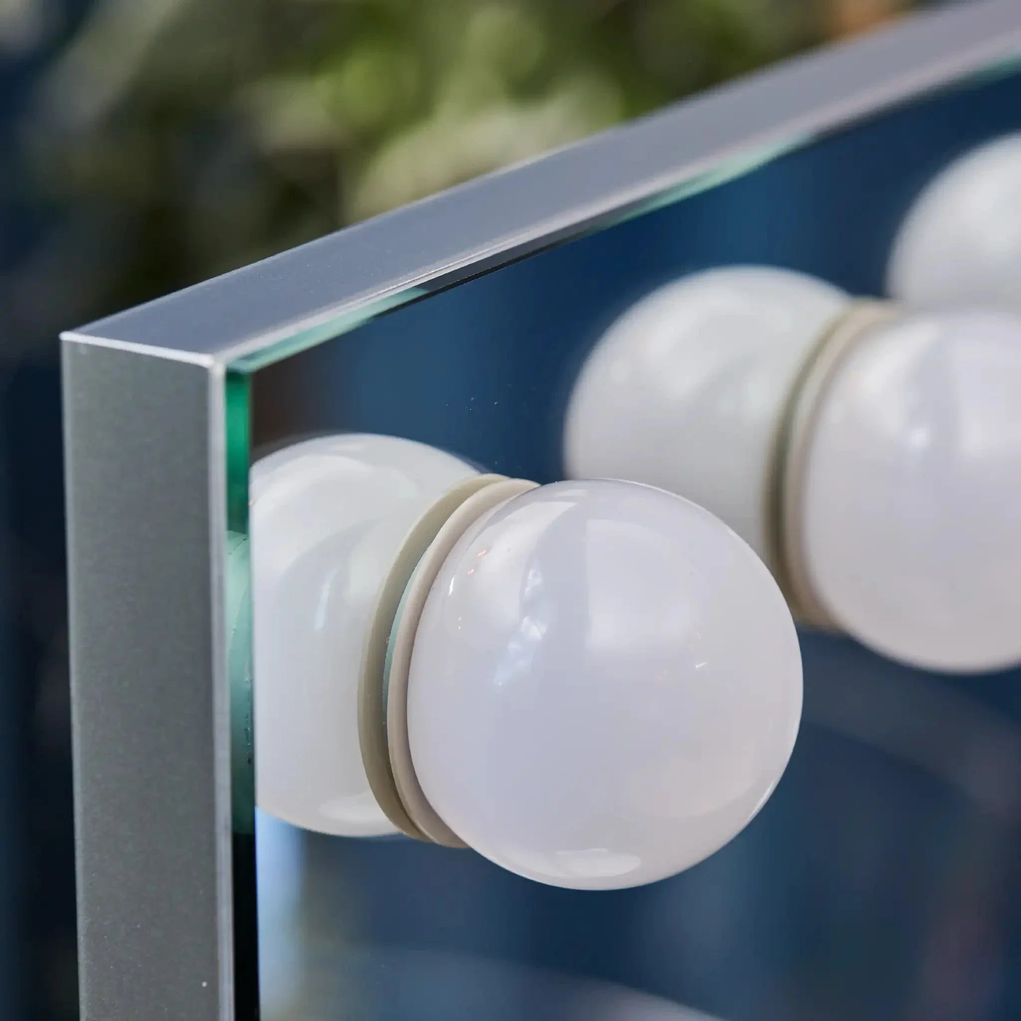 Billie Hollywood Mirror with LED Lights - Image 7
