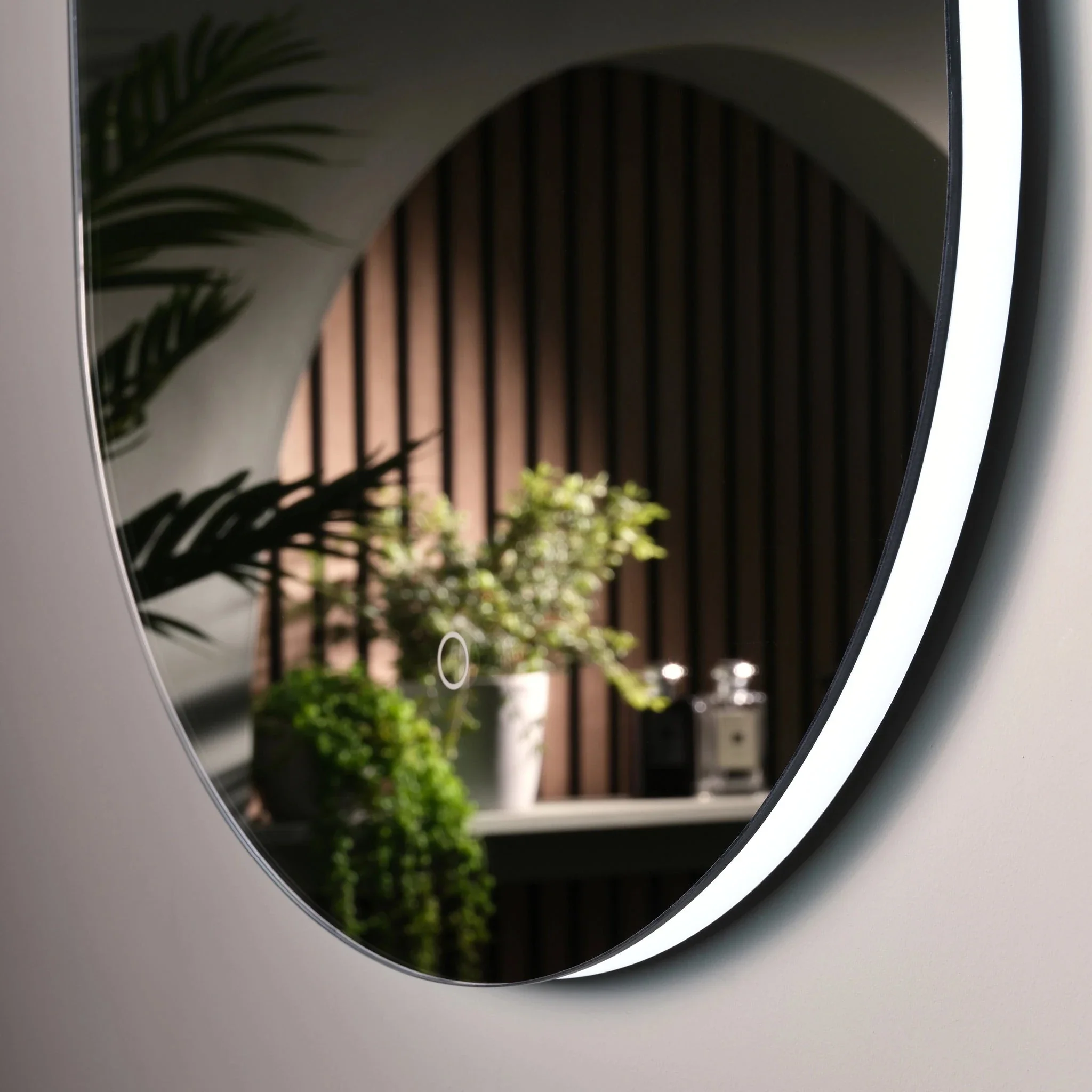 Halo Pill-Shaped LED Bathroom Mirror - Image 4