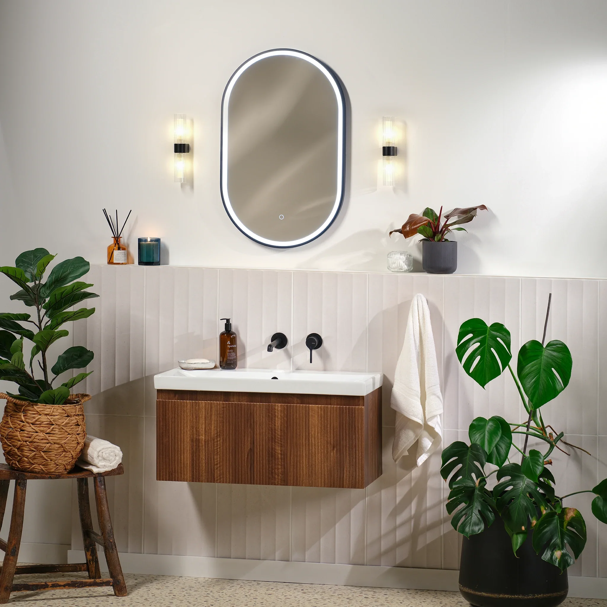 Kali Pill-Shaped LED Illuminated Mirror - Image 3
