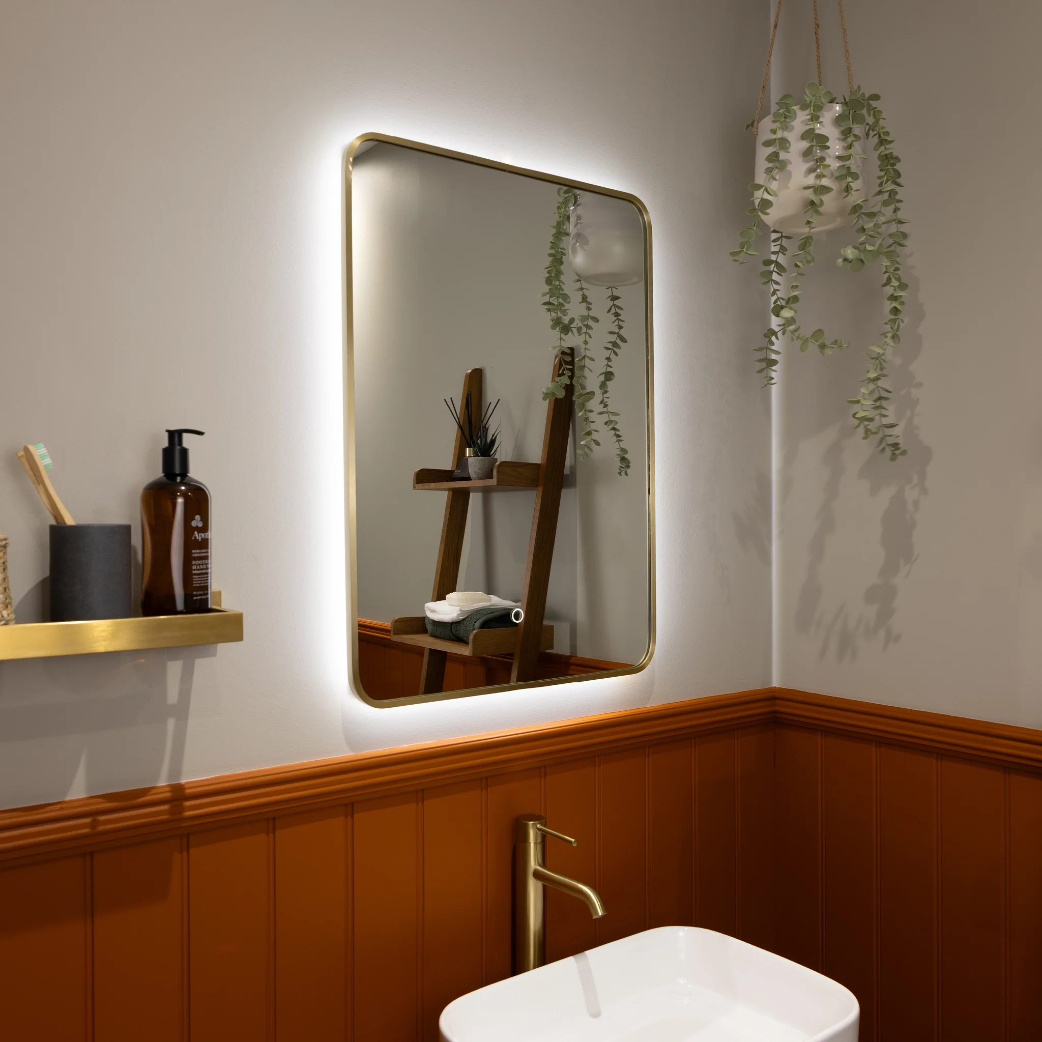 Oslo Curve LED Bathroom Mirror - Image 17