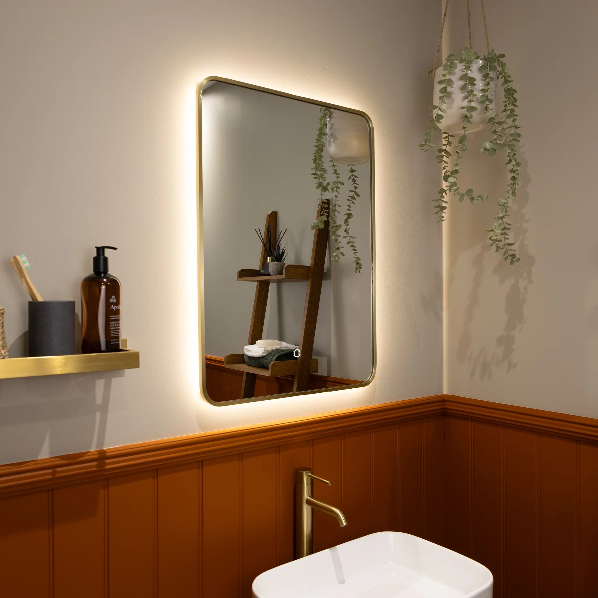 Oslo Curve LED Bathroom Mirror - Image 18