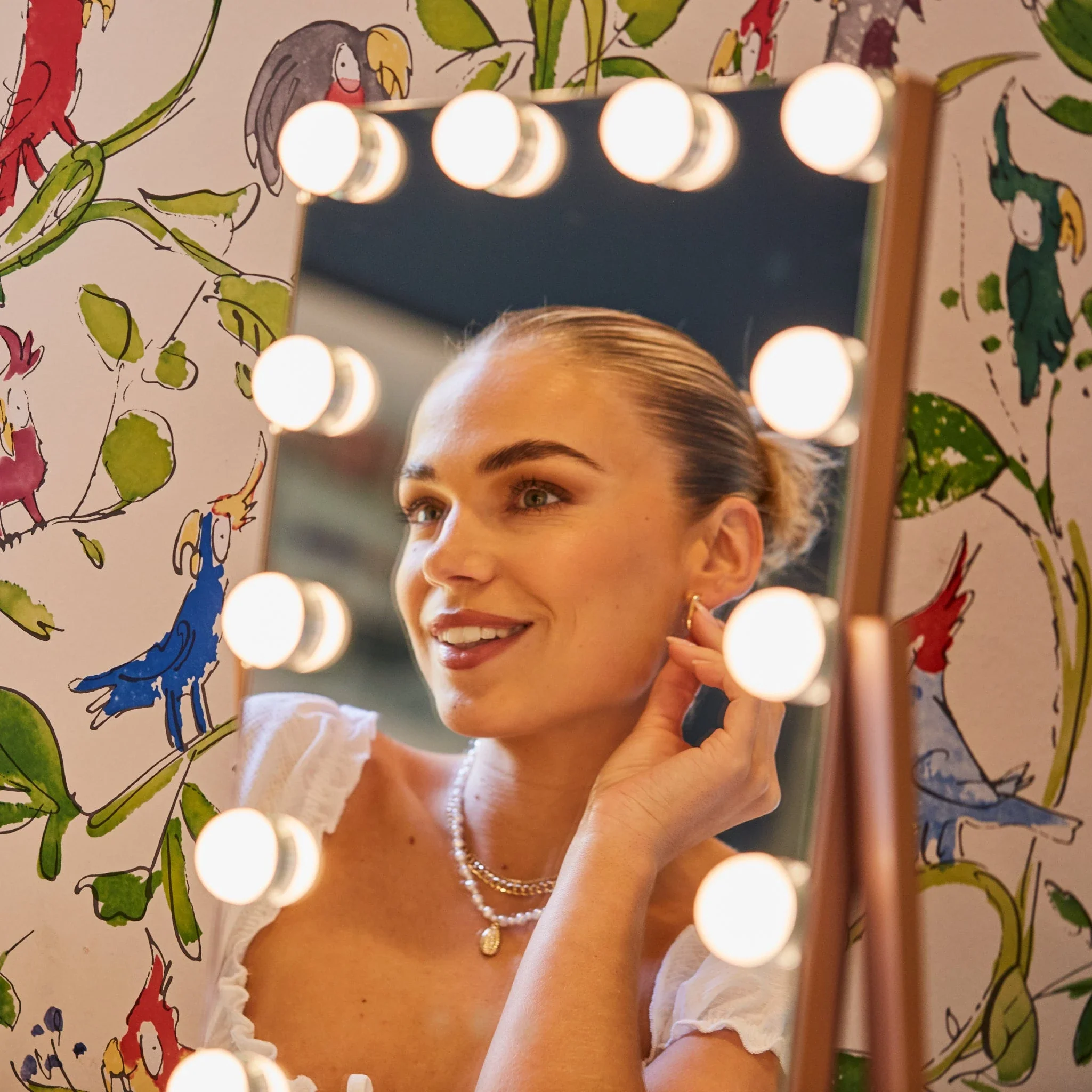 Roxy Hollywood Mirror with LED Lights - Image 26